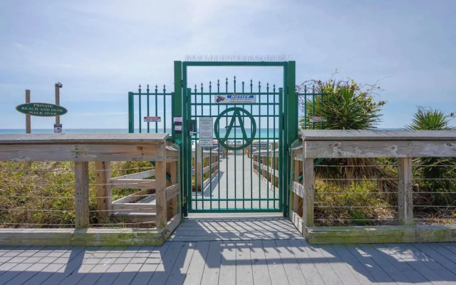 Private Beach & Community Pool