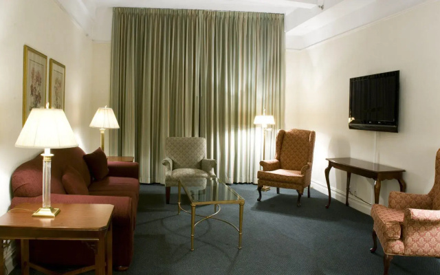 Salisbury Hotel