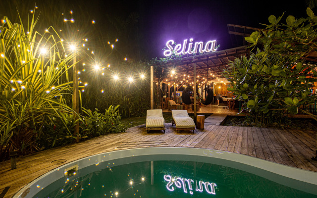 Selina Red Frog