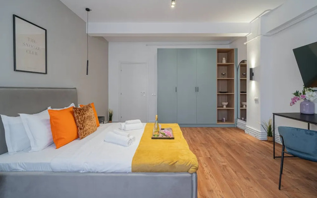 Modern Spacious 2BR Steps to Cismigiu Gardens