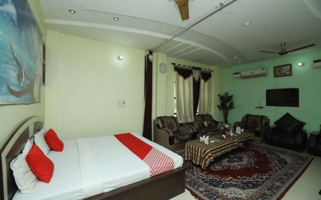 OYO 40458 Hotel Deep Palace