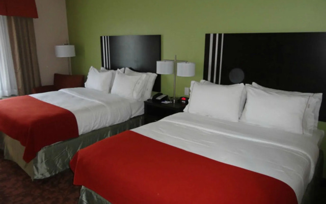 Holiday Inn Express Kenedy