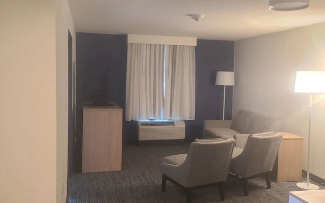 Dothan East Inn & Suites