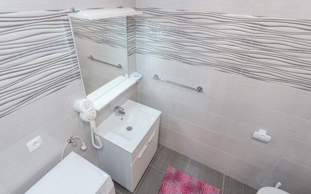 Beautiful Home in Povljana With Wifi and 2 Bedrooms