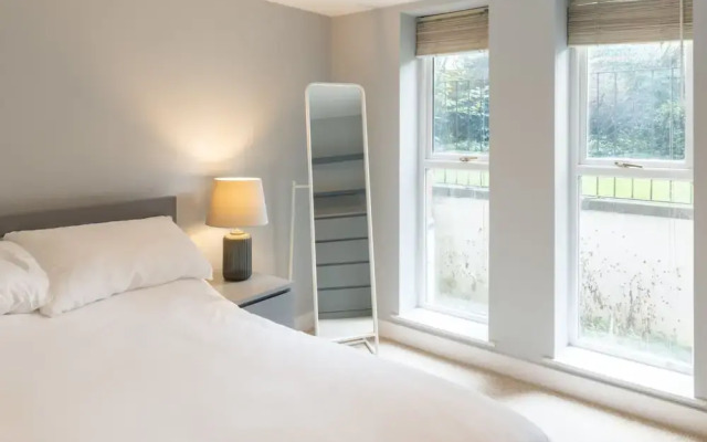 Host Stay Burton Road