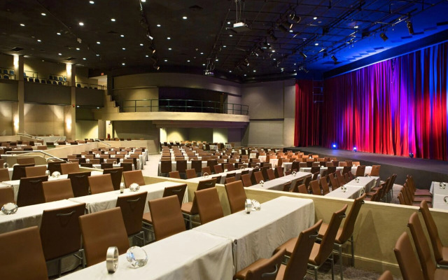 Renaissance Santo Domingo Jaragua Hotel & Casino