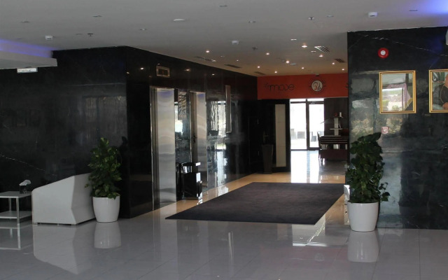 Golden Tulip Al Khobar Suites