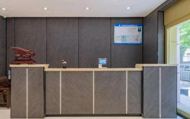 Zhengzhou Jingdong Express Hotel (Longhai East Road Subway Station Branch)