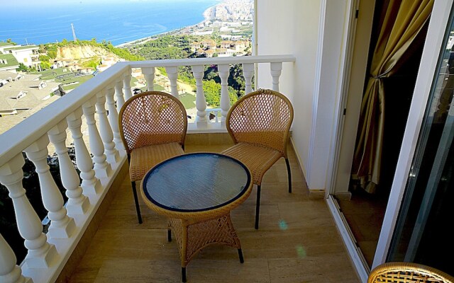 5 Bedroom Villa With Private Pool