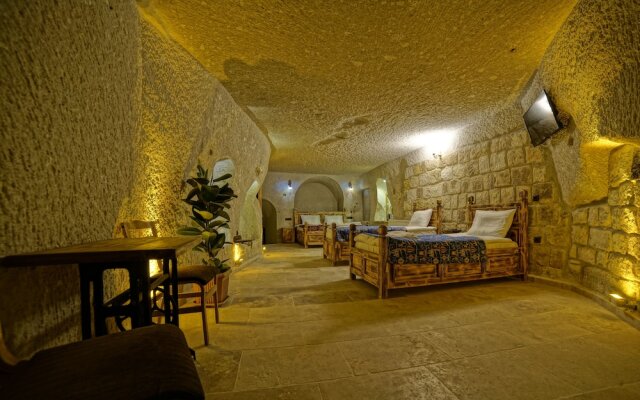 Zeus Cave Suites