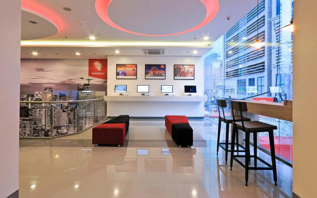 Red Planet Makati Amorsolo