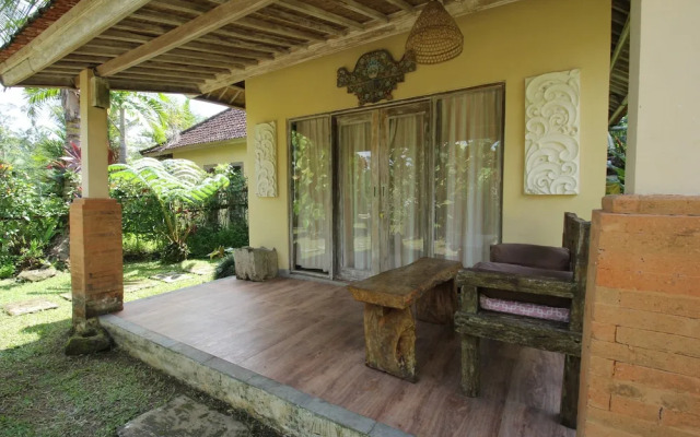 Capital O 94012 Dewa Jati House