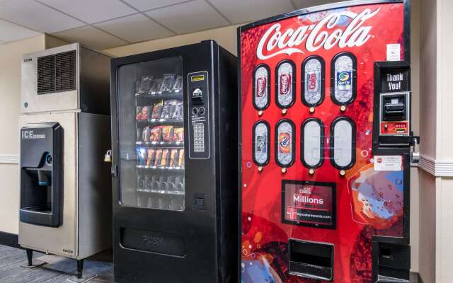 Econo Lodge Inn & Suites Chambersburg Central