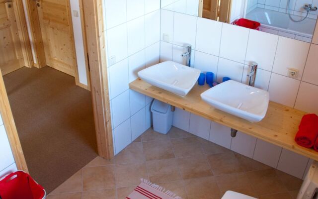 Spacious Chalet near Ski Area in Wolfsberg