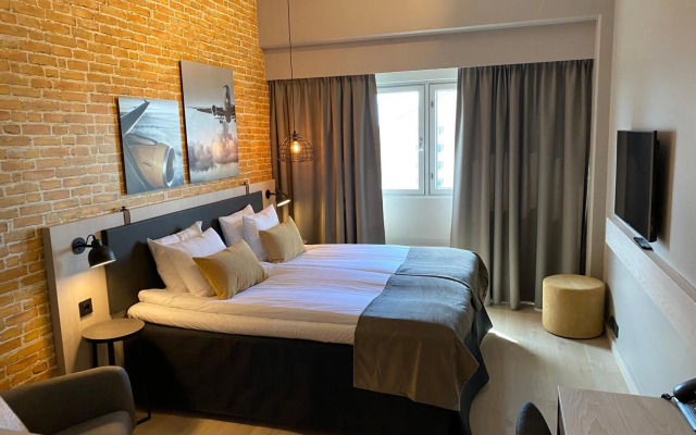 Skyline Airport Hotel