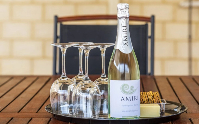 The Oversea'r - Luxury at its Best