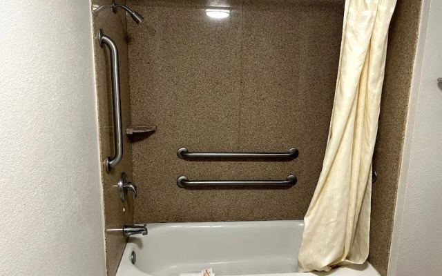 Budget Plaza Motel