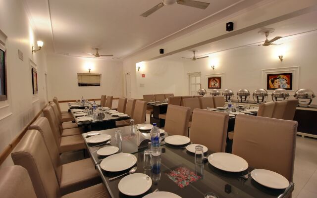 Hotel Neelesh Inn - A Luxury Lake View Hotel (20 kms from Nainital)