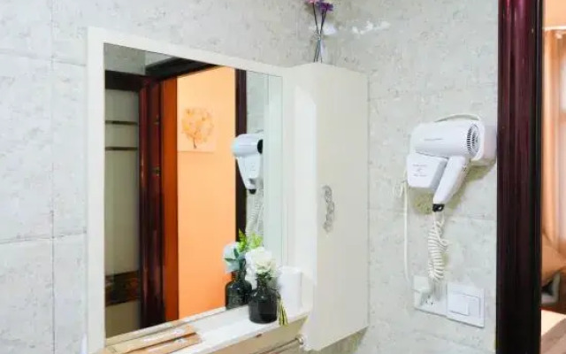 Junting Business Hotel (Wuhan Tianhe Airport store)