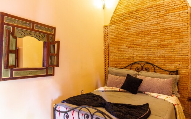 Riad Le Dromadaire Bleu by Weekome