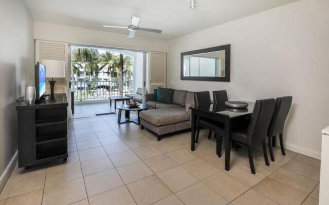 Beach Club Palm Cove 2 Bedroom Luxury Penthouse