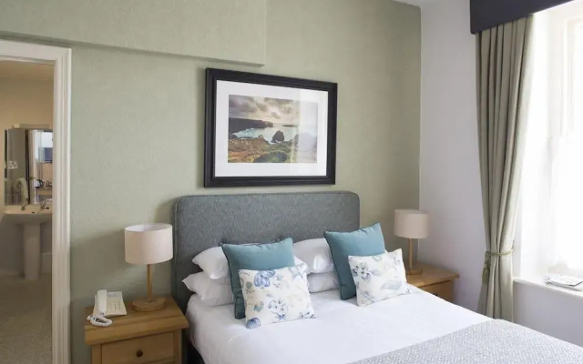 Mullion Cove Hotel Spa & Apartments
