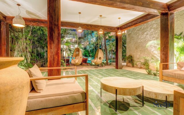 Private Rooftop 1BR Condo with Stunning Common Areas by Stella Rentals