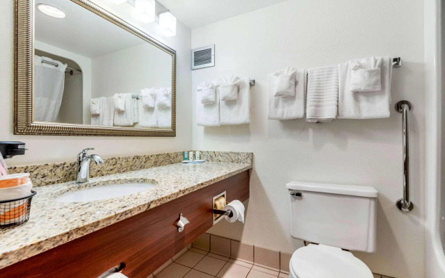 Quality Inn & Suites Zanesville City Center