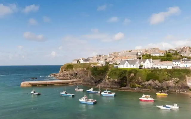 Port Gaverne Hotel
