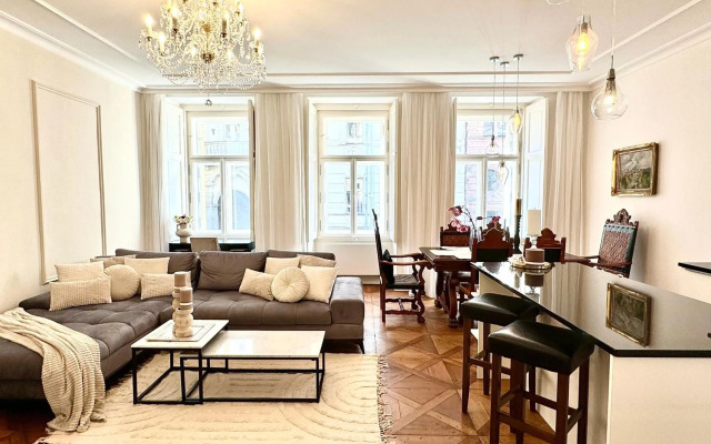 Royal apt. at Wenceslas Square