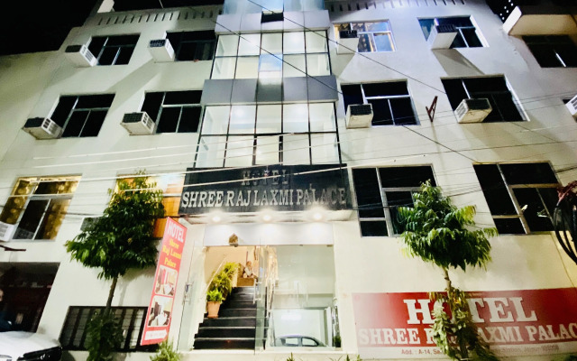 OYO 24106 Shri Raj Laxmi Palace