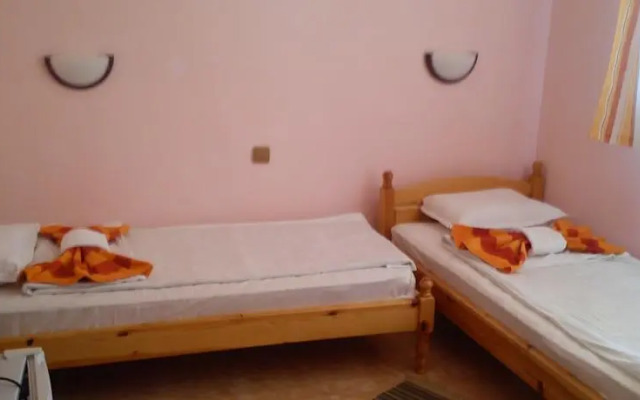 Sotirovi Guest House