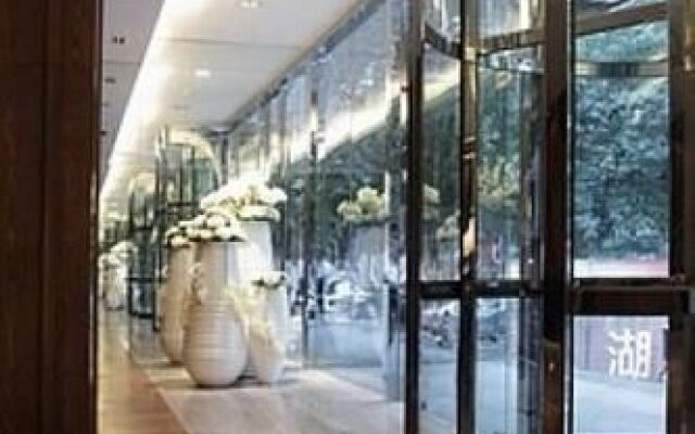 Wuhan Yuntai 6 Plus 1 Hotel