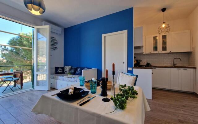 650 metri dal Mare - WiFi - Terrazzo - Piscina - A/C