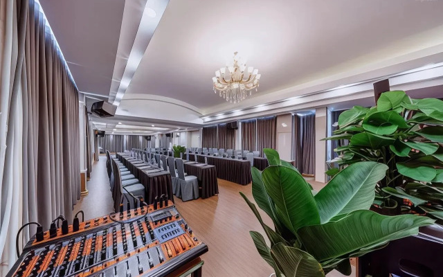 Happy Life Green Hotel