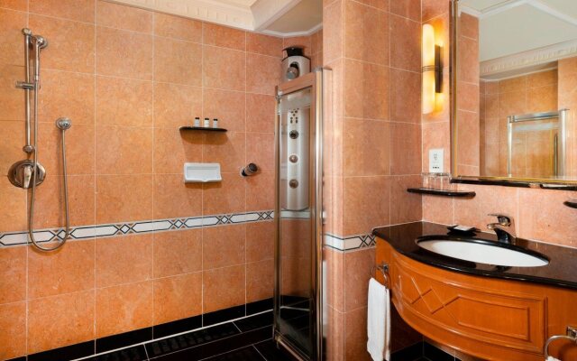Sheraton Saigon Grand Opera Hotel