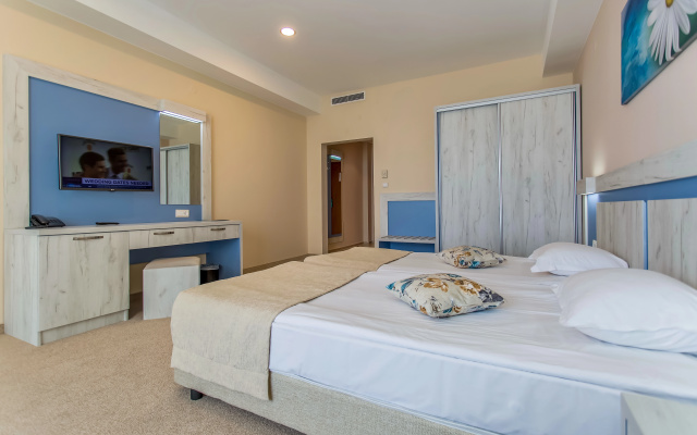 Evrika Club Hotel