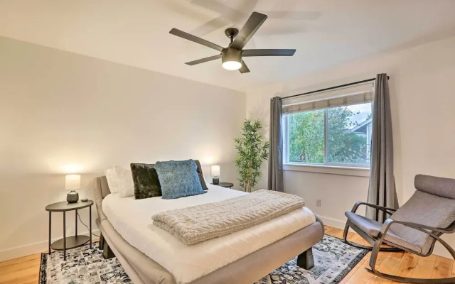 Pet-friendly Bend Home w/ Hot Tub & Patio!