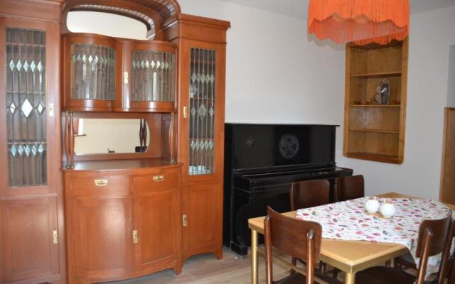 Mebo House