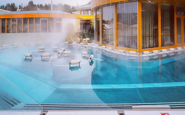 Maximus Resort