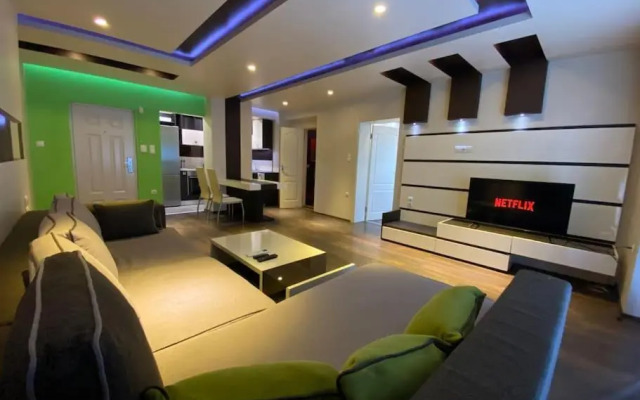 Modern 1br Apartment with Garden View & Free Street Parking