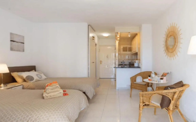 797 Holiday Rentals- Luminoso estudio en Arroyo de la Miel