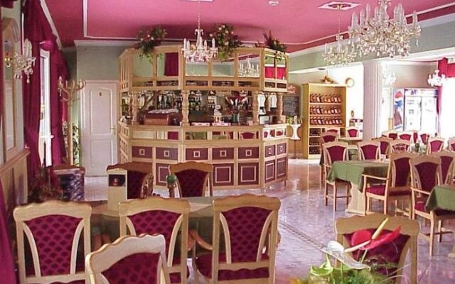 Lídia Hotel Wellness and Restaurant Harkány