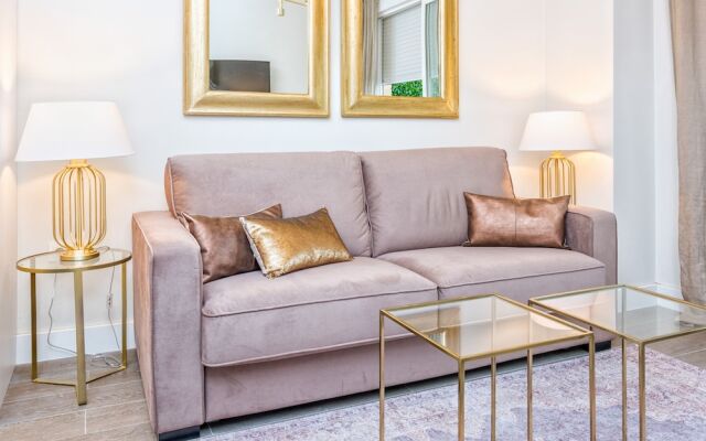 Genteel Home Plaza del Teatro