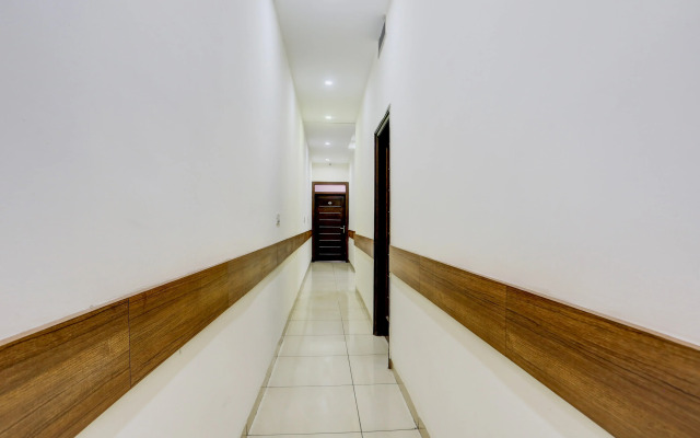 Hotel O Lohgarh Road Zirakpur Formerly JB Plaza