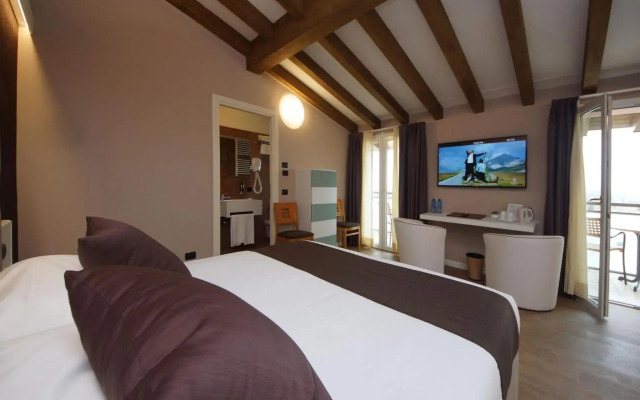 Hotel Clarin 14 by Dori
