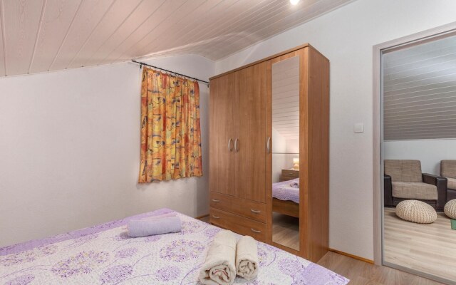 Beautiful Home in Sveti Anton With Wifi and 3 Bedrooms