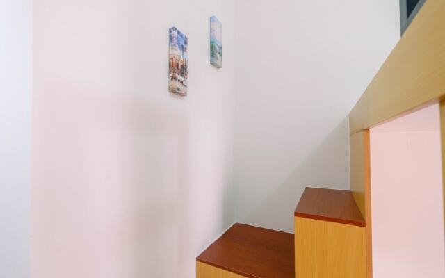 Minimalist and Comfortable Studio Dave Apartment