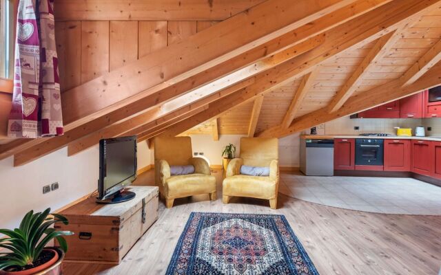 Belvilla by OYO Charming Apartment in Brez With TV