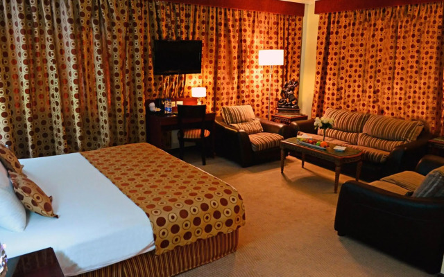 Larsa Hotel